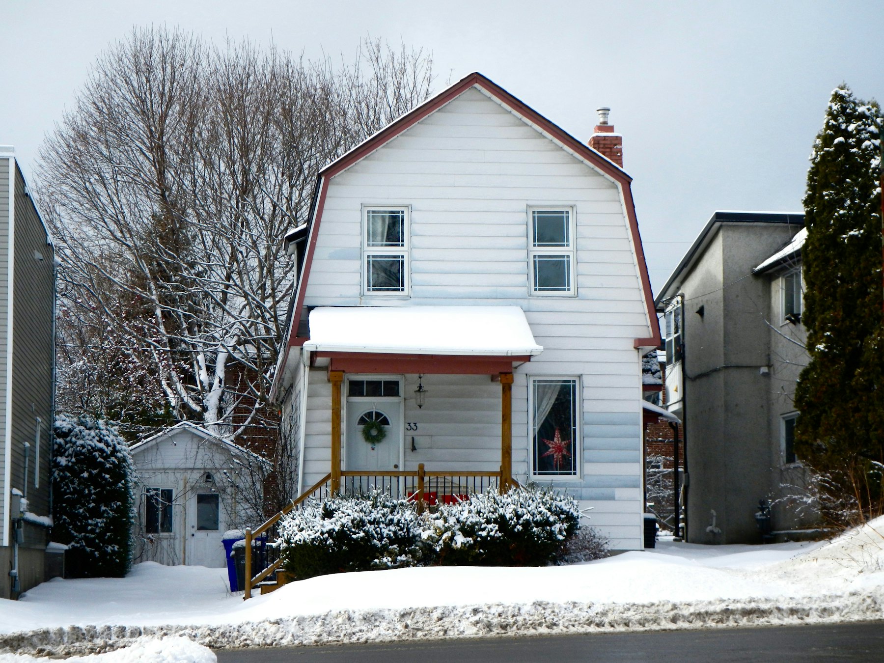 Maison québécoise en hiver