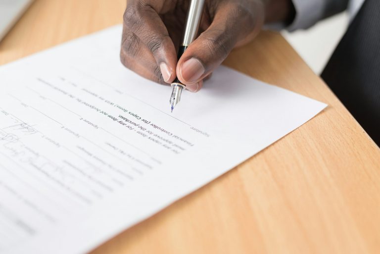 Signature de documents lors d’une transaction immobilière