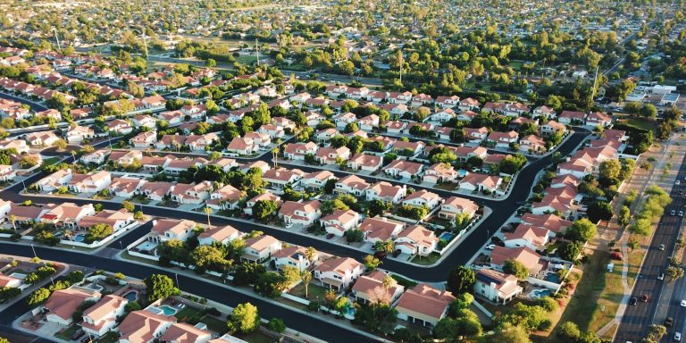 Vue aérienne d’un quartier résidentiel